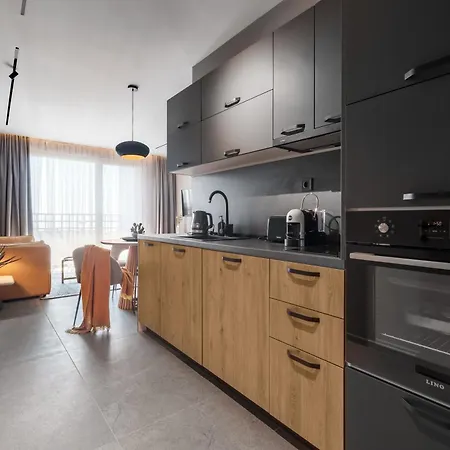 Seaview In Complex Iron Code Apartment *